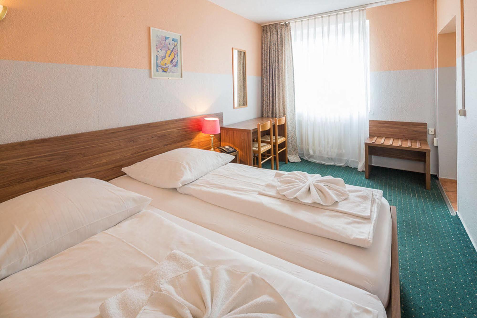 Ansbach Am Kadewe 3*